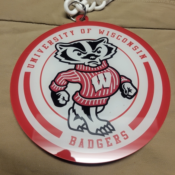 Wisconsin Badgers Fan Cain - Picture 5 of 5